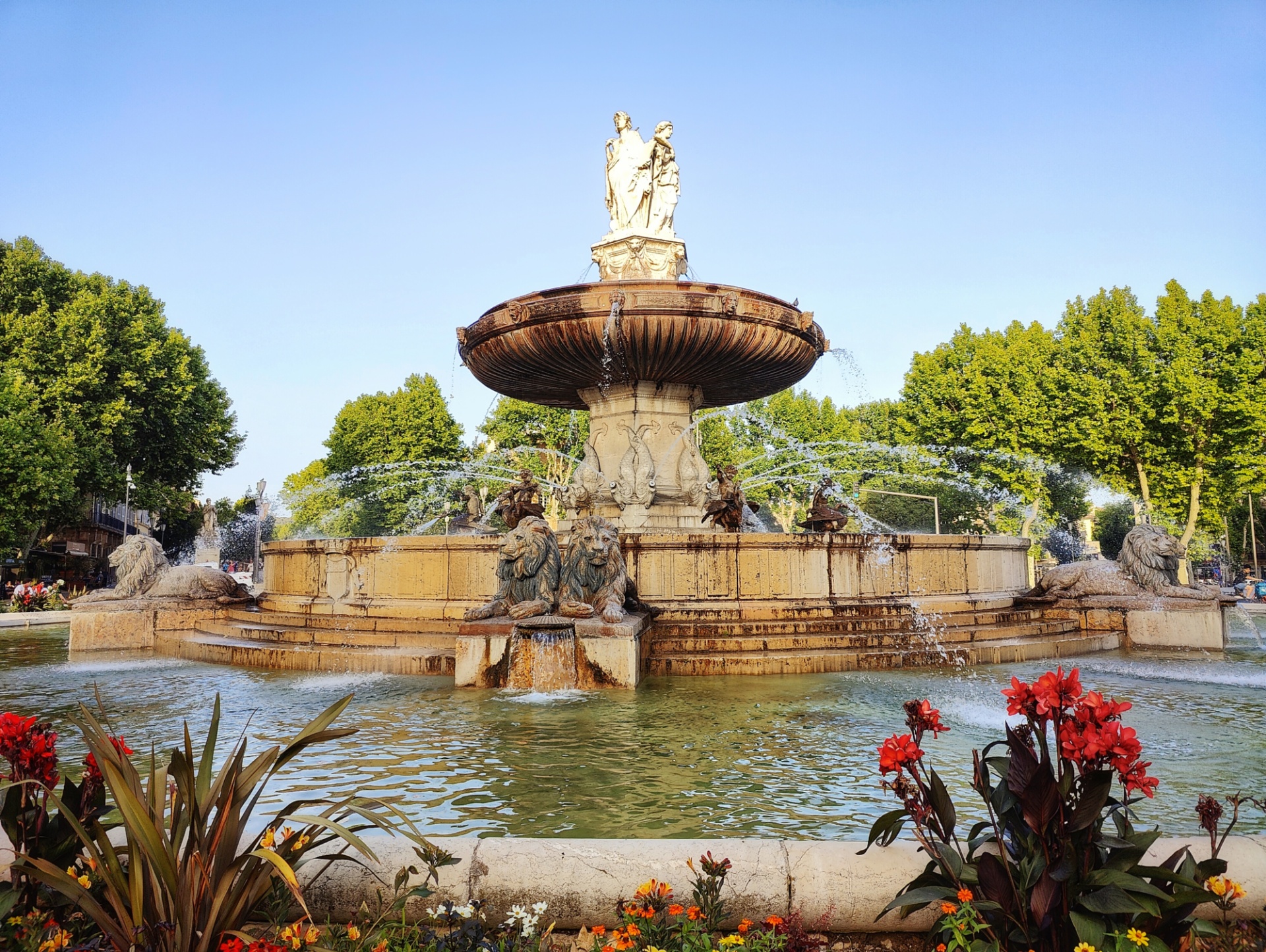 La Rotonde fountain: the ultimate guide to Aix-en-Provence