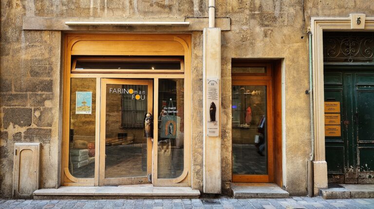 Farinoman Fou bakery in Aix-en-Provence, view from in front the store