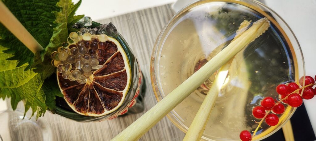 Two cocktails at Restaurant Koi in Aix-en-Provence as seen from above