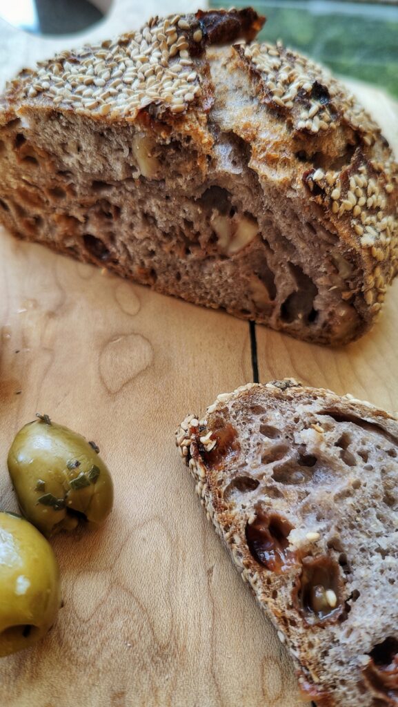 Nut and raisin bread from Farinoman